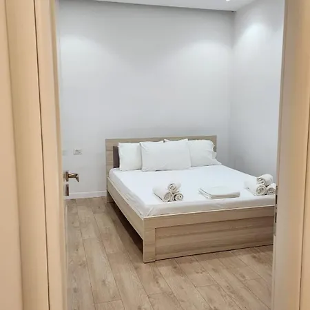 Dian Apartment *