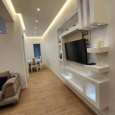 Apartment Dian *